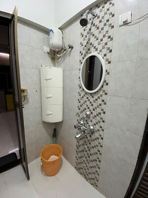 Bathroom in 1 BHK Apartment at Bhoiwada – for Rent