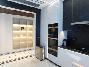 Room in 5 BHK Penthouse at Vasant Vihar – for Rent