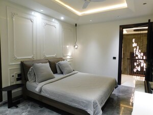 Room in 5 BHK Penthouse at Vasant Vihar – for Rent