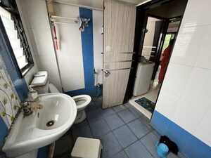 Washroom in 2 BHK Apartment at Bhawani Housinng Society, Bhawani Peth – for Sale