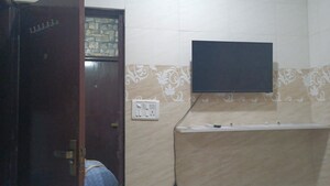 Furnished Amenities in 1 BHK Apartment at Parel – for Rent
