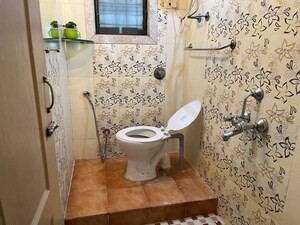 Bathroom in 1 BHK Apartment at Parel – for Rent