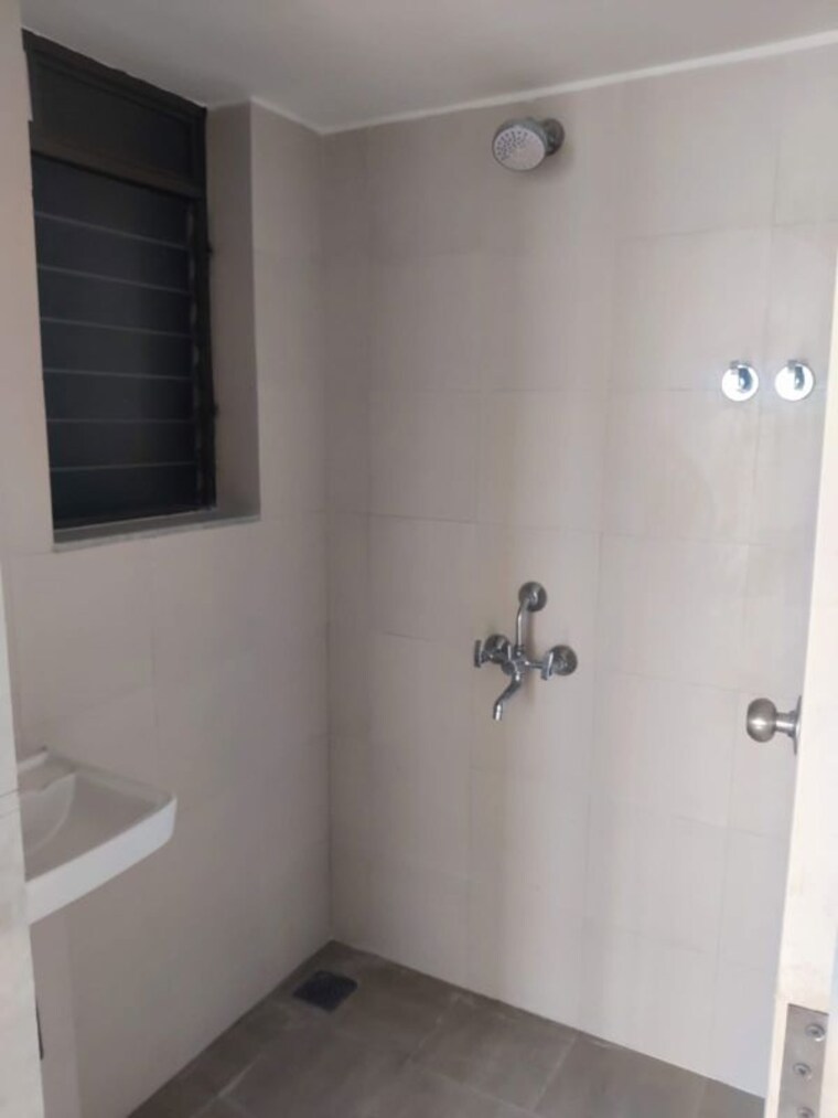 Bathroom, lower parel 1 Bedroom 470 Sq.Ft. Apartment In Lower Parel Mumbai 10489370