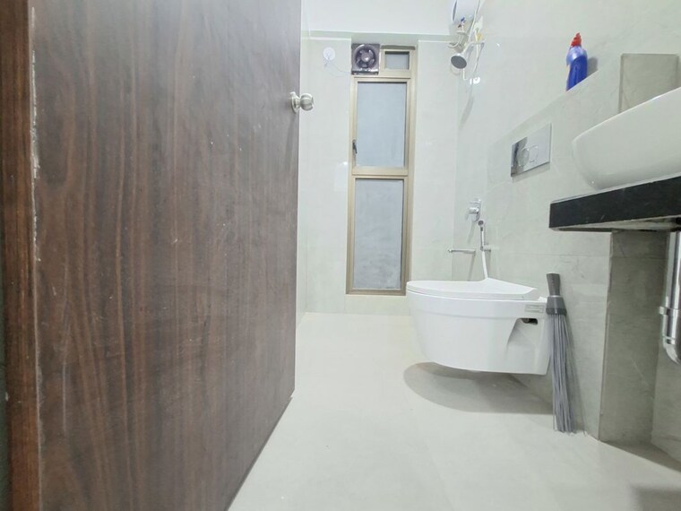 Bathroom, raymond-realty-phase-ii 2 Bedroom 670 Sq.Ft. Apartment In Pokhran Road No Two Thane 10584987