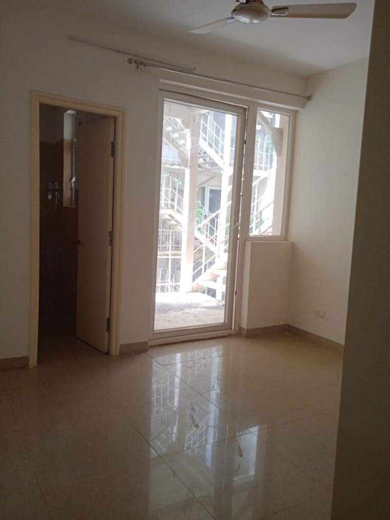 Room, emaar-emerald-floors-premier 4 Bedroom 1975 Sq.Ft. Apartment In Sector 65 Gurgaon 10585012