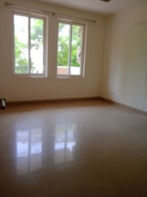 Room in 4 BHK Apartment at Emaar Emerald Floors Premier, Sector 65 – for Rent