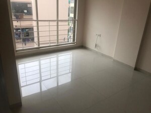 Room in 1 BHK Apartment at Bombay Taximens CHS, Lbs Marg – for Rent