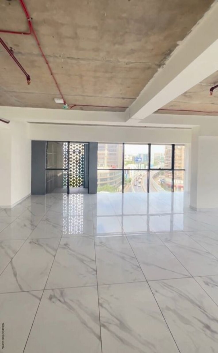 Room, gayatri-heights Commercial Office Space 2040 Sq.Ft. In Andheri East Mumbai 10585031
