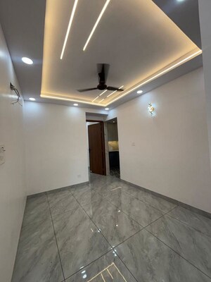 Room in 3 BHK Apartment at Sector 4 Dwarka – for Rent