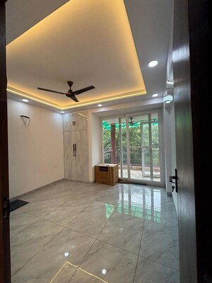 Room in 3 BHK Apartment at Sector 4 Dwarka – for Rent