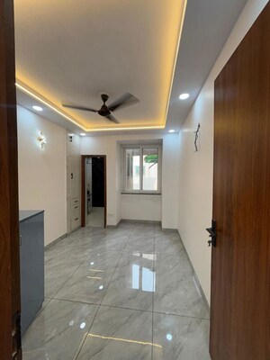 Room in 3 BHK Apartment at Sector 4 Dwarka – for Rent