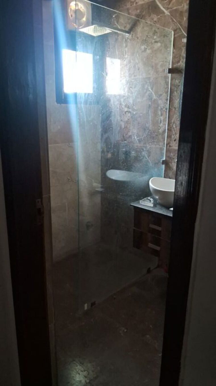 Bathroom, saffron-kanishka-tower 2 Bedroom 1600 Sq.Ft. Apartment In Sector 34 Faridabad 10585040