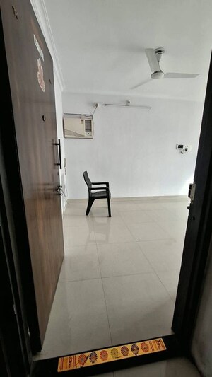 Room in 2 BHK Apartment at Kopar Khairane – for Rent