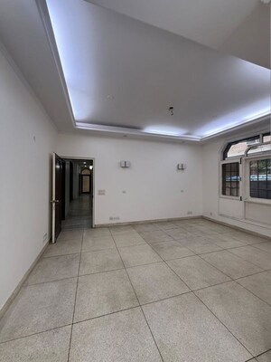 Room in 3 BHK Builder Floor at New Friends Colony – for Rent
