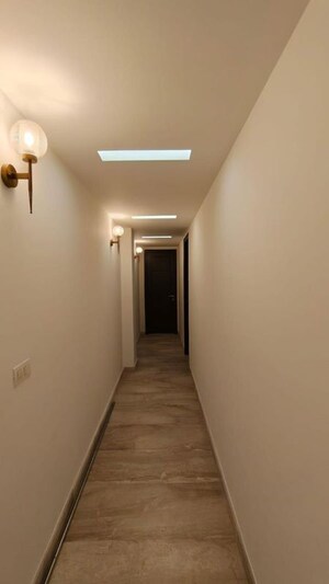 Room in 3 BHK Builder Floor at Defence Colony – for Rent