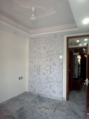 Room in 2 BHK Builder Floor at Vasant Enclave – for Sale