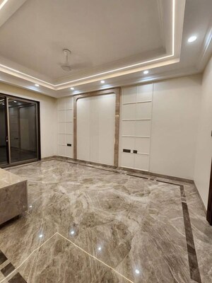 Room in 4 BHK Independent House at Dlf Cyber City – for Rent
