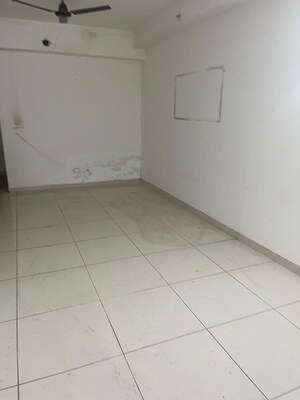 Room in 3.5 BHK Apartment at Sunworld Arista, Sector 168 – for Rent