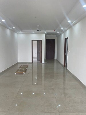 Room in 4 BHK Apartment at Prestige Waterford, Whitefield – for Rent