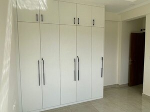 Room in 4 BHK Apartment at Prestige Waterford, Whitefield – for Rent