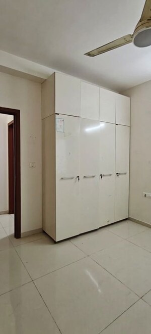 Room in 3 BHK Apartment at LnT Raintree Boulevard, Hebbal – for Rent