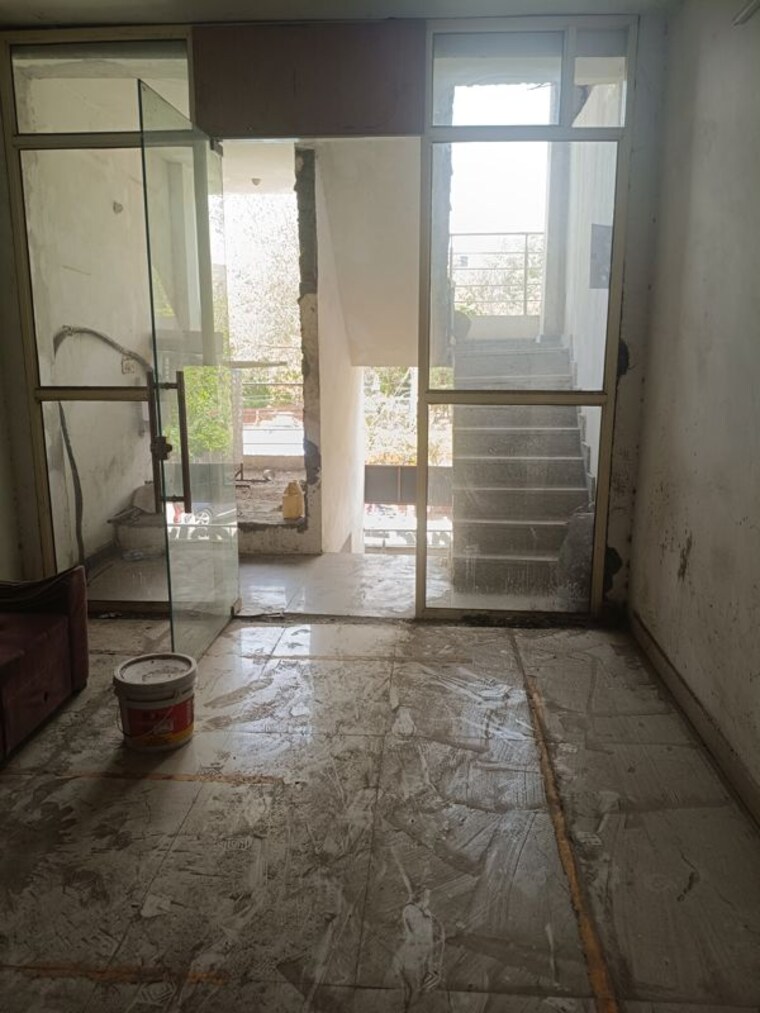 Room, new friends colony Commercial Office Space 566 Sq.Ft. In New Friends Colony Delhi 10585078