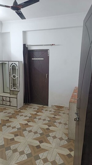 Room in 2 BHK Apartment at Sultanpur – for Rent