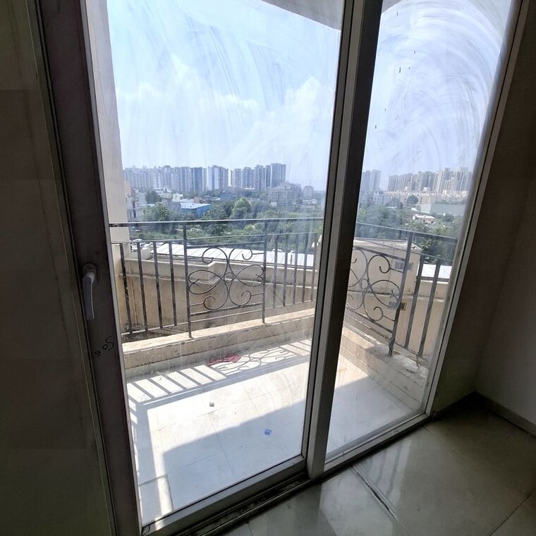 Balcony, signature-global-the-millennia 2 Bedroom 800 Sq.Ft. Apartment In Sector 37d Gurgaon 10585121