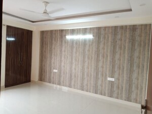 Room in 3 BHK Builder Floor at Saket – for Rent
