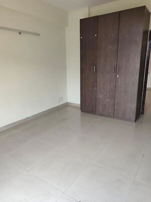 Room in 3 BHK Apartment at Today Ridge Residency, Sector 135 – for Rent