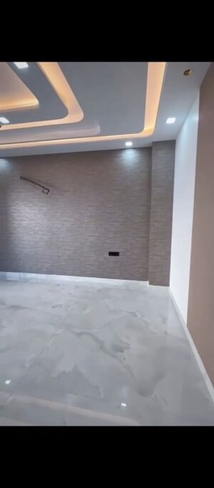 Room in 4 BHK Builder Floor at Puri Kohinoor, Sector 89 – for Sale