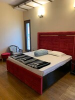 4 BHK + Servant Room,Store Room 3600 Sq.Ft. Builder Floor in Safdarjung Enclave