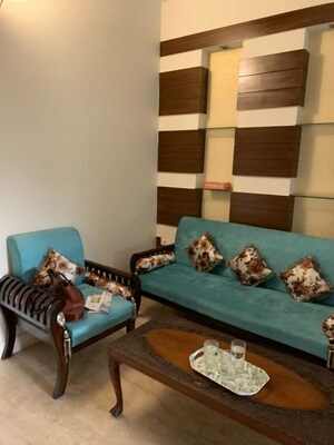 Bedroom in 4 BHK Builder Floor at Safdarjung Enclave – for Sale