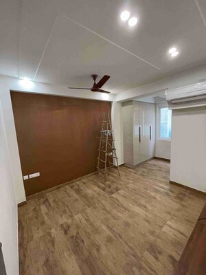 Room in 3 BHK Builder Floor at Sushant Lok I – for Rent