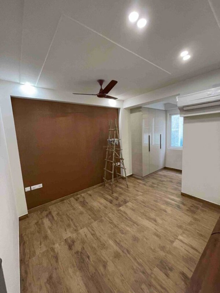 Room, sushant lok i 3 Bedroom 263 Sq.Yd. Builder Floor In Sushant Lok I Gurgaon 10585185