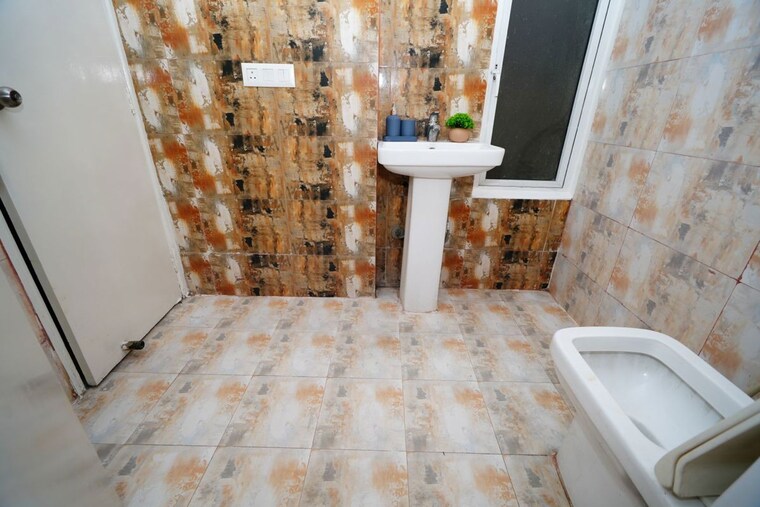 Bathroom, ska-greenarch 2 Bedroom 1000 Sq.Ft. Apartment In Sector 16b Greater Noida Greater Noida 10585179