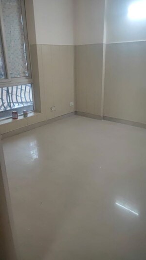 Room in 2.5 BHK Apartment at Sikka Karmic Greens, Sector 78 – for Rent