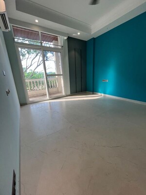 Room in 3 BHK Builder Floor at Chittaranjan Park – for Rent
