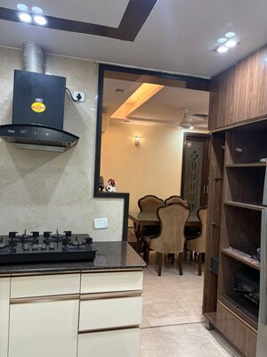 Team Area in 3 BHK Builder Floor at Hemkunt Colony – for Rent