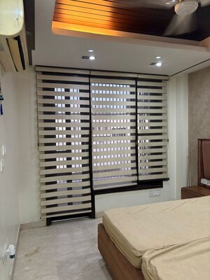 Room in 3 BHK Builder Floor at Hemkunt Colony – for Rent