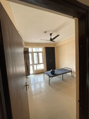 Room in 2 BHK Apartment at Supertech Eco Village II, Sector 16b Greater Noida – for Rent