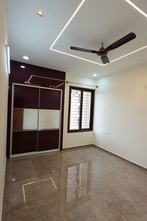 Room in 3 BHK Apartment at Bren Zahara, Off Sarjapur Road – for Rent