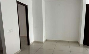 Room in 3 BHK Apartment at Hermitage Centralis, Vip Road – for Rent