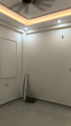 Room in 2 BHK Independent House at Tiwaripur – for Sale