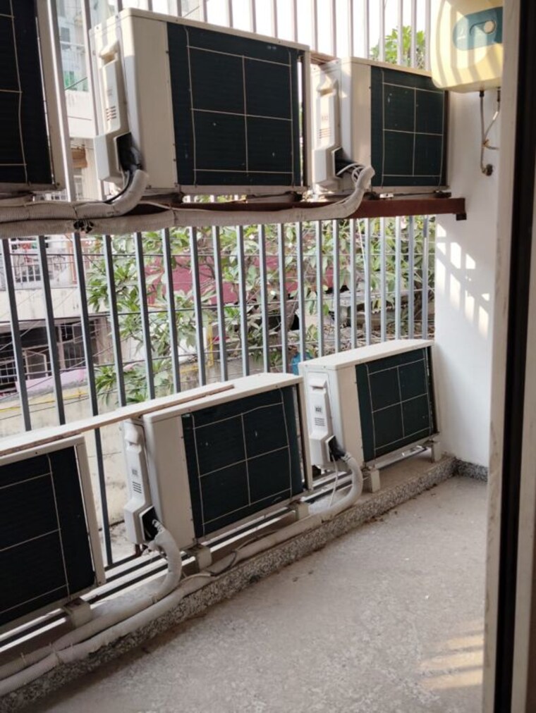 Balcony, chittaranjan park 4 Bedroom 2076 Sq.Ft. Builder Floor In Chittaranjan Park Delhi 10585273