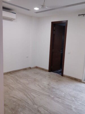 Room in 4 BHK Builder Floor at Chittaranjan Park – for Rent