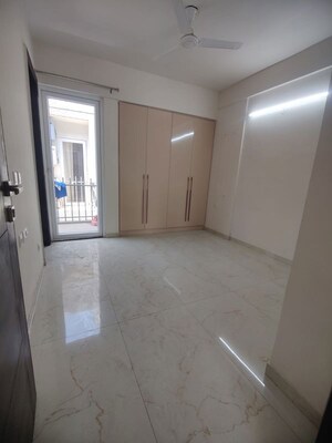 Room in 3.5 BHK Apartment at Sector 6 Dwarka – for Sale