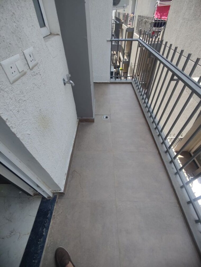Balcony, sector 6 dwarka 3.5 Bedroom 2000 Sq.Ft. Apartment In Sector 6 Dwarka Delhi 10585290