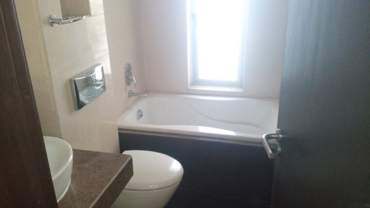 Bathroom, lodha-aqua 2 Bedroom 735 Sq.Ft. Apartment In Mira Road Thane 10585311