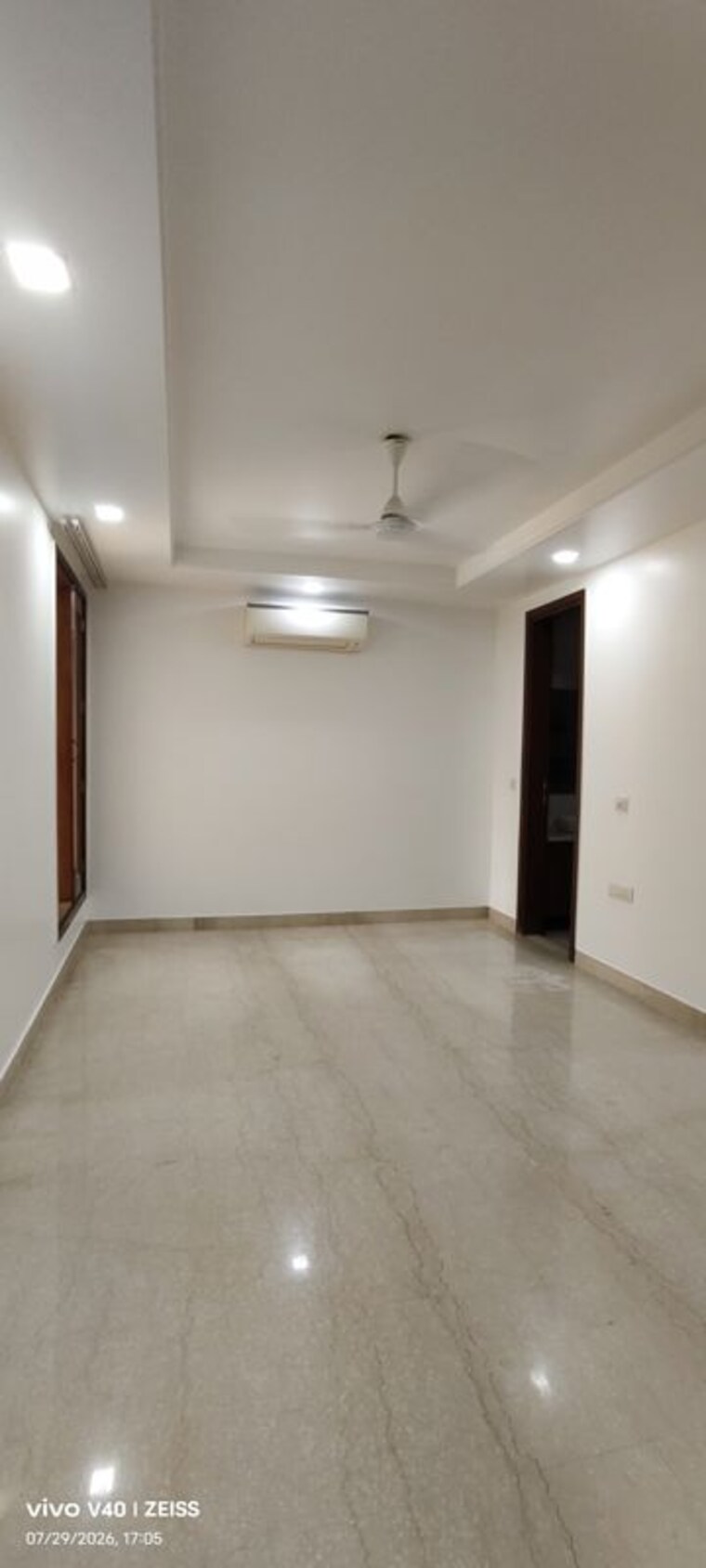 Room, defence colony 4 Bedroom 325 Sq.Yd. Builder Floor In Defence Colony Delhi 10585315